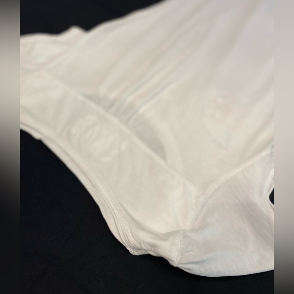 American Eagle outfitters top, women’s white graphic T-shirt, medium - Picture 12 of 12